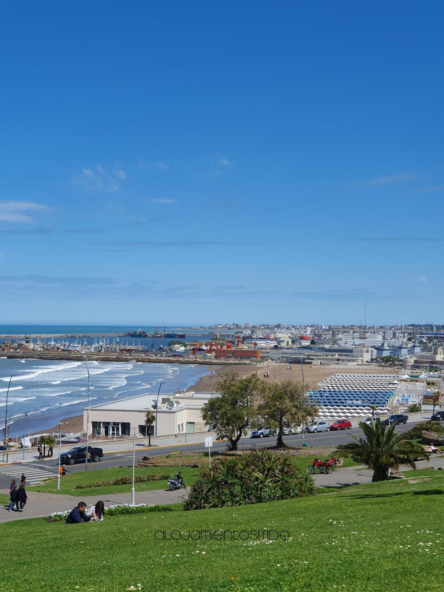Casa A Estrenar En Proximo Mogotes, A Playas Del Sur Y El Faro -- Somos Mdq - Casa Bruna --